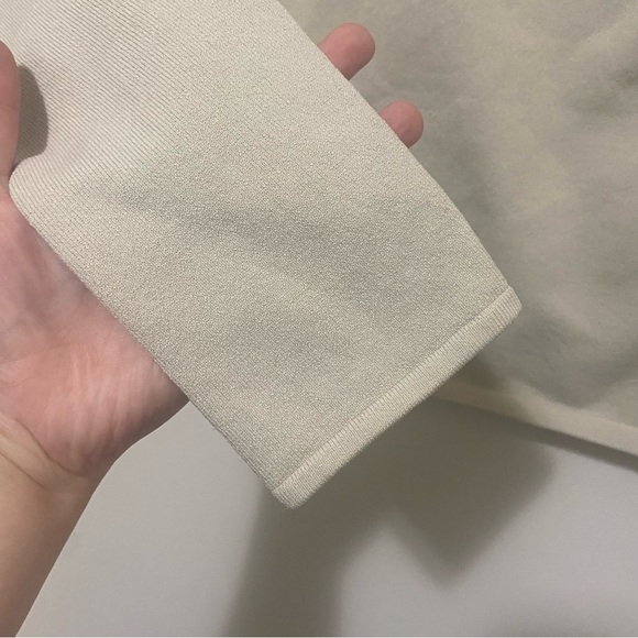 Babaton | Aritzia Cream/Tan Sculpt Knit Turtle Neck Long Sleeve Top Size Large - Picture 5 of 6